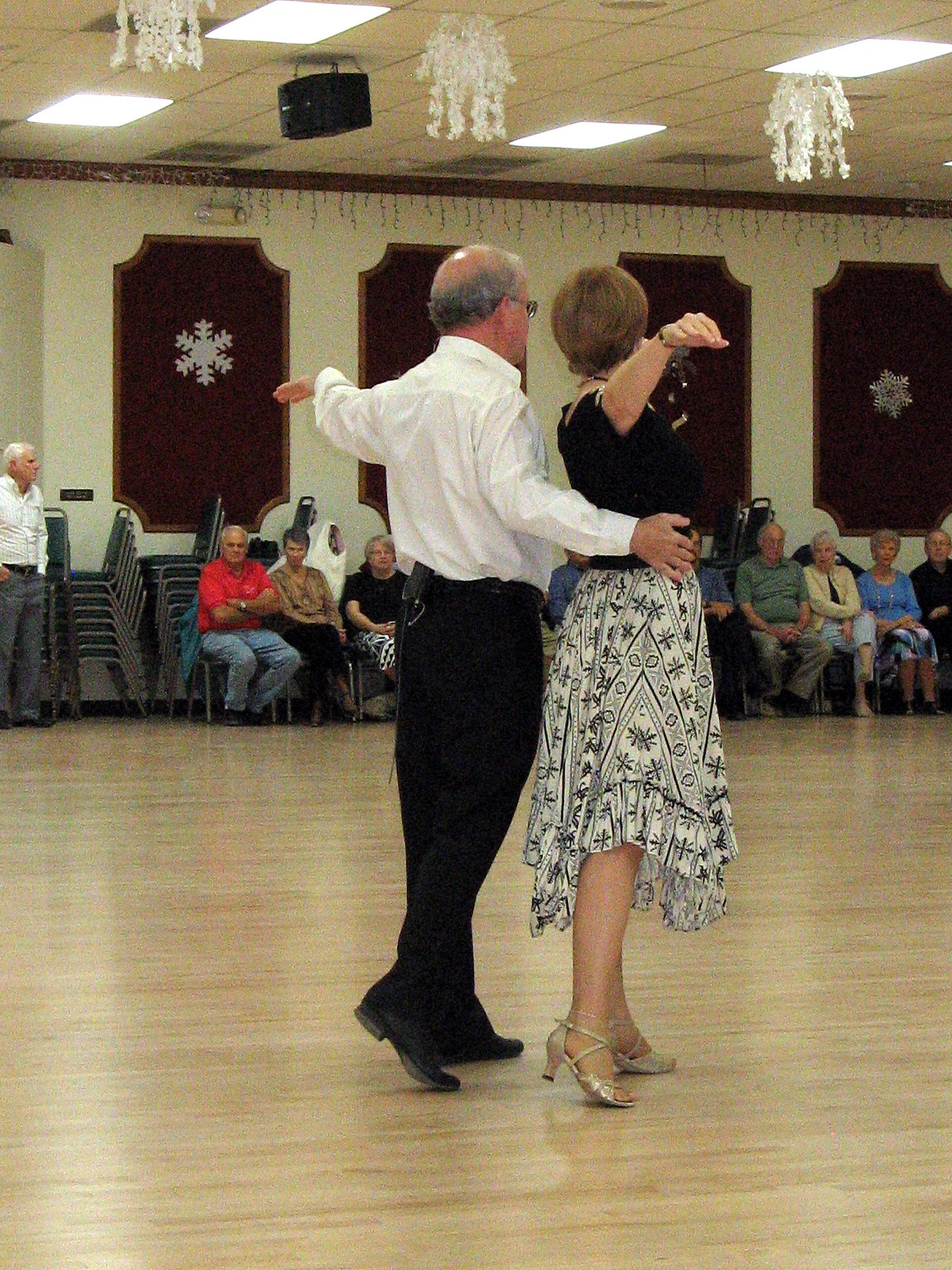 Mary's Ramblin's: ROUND DANCING AT 6