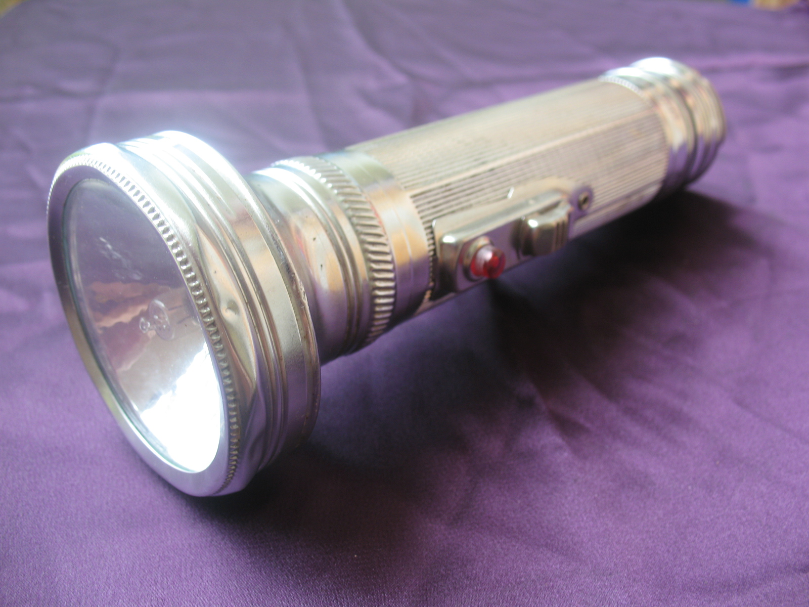 Lampu Suluh Cap Kepala Harimau | Blues Riders