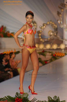 Miss India Tanushree Dutta Posing in Bikini for the Contest