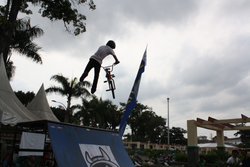Улица фристайл BMX