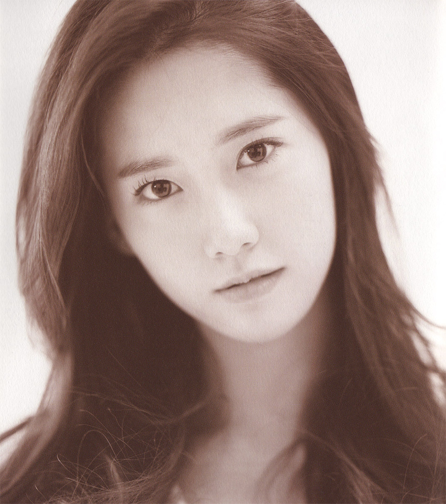 Yoona_from_SNSD_by_SungminLee.jpg
