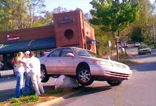 [Another-12--Awful-Parking-Jobs-009.jpg]