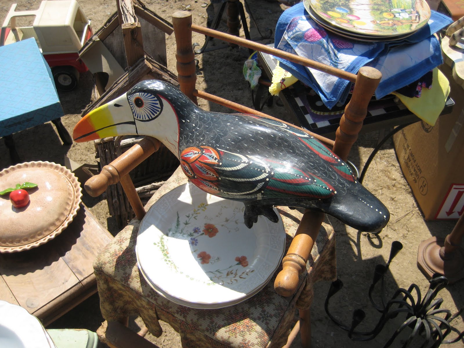 C. Dianne Zweig - Kitsch 'n Stuff: The Elephant's Trunk Country Flea