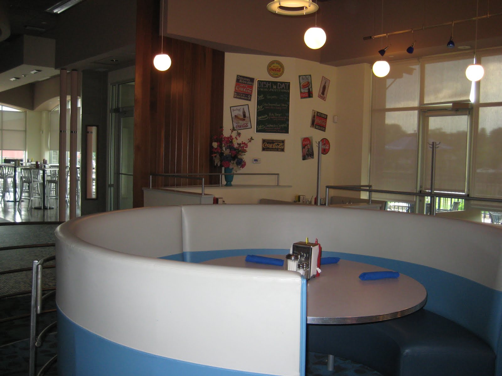 C. Dianne Zweig Kitsch 'n Stuff Dish n' Dat A Hip Retro Inspired