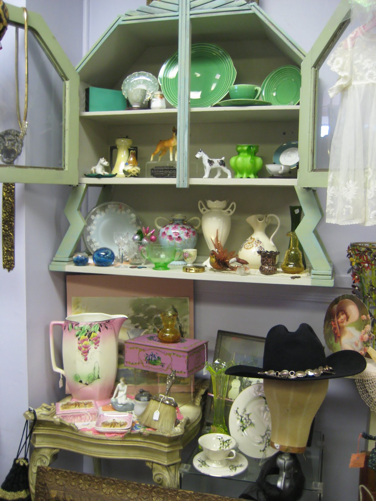 C. Dianne Zweig Kitsch 'n Stuff Visiting "Antiques in Doylestown