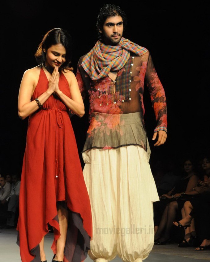 Rockstar4u Celebs Hyderabad Blenders Pride Fashion Show Stills, Photos