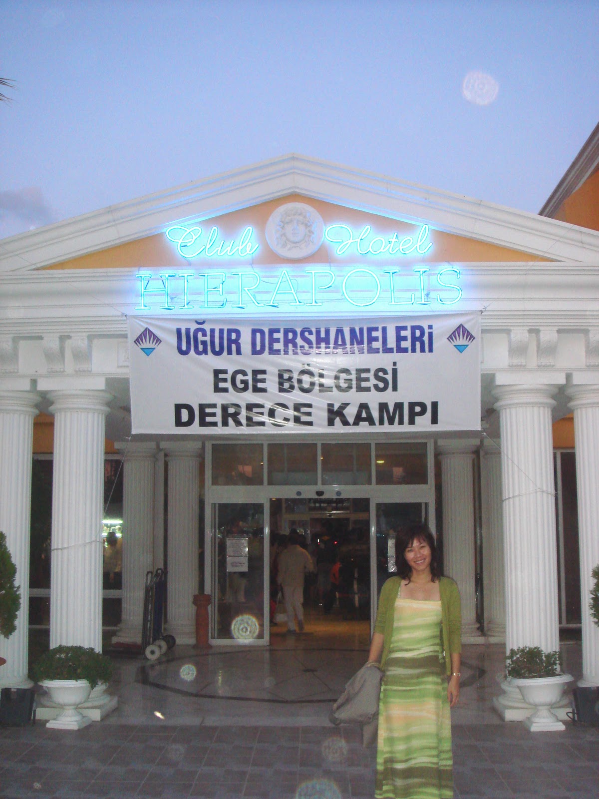 S L Song : Love to travel but hate the travelling: Our hotel in Pamukkale