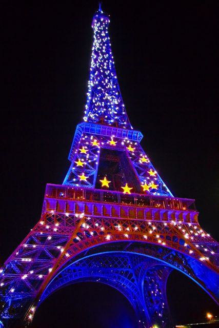 [36+Blue+Eiffel+Tower-+28.jpg]