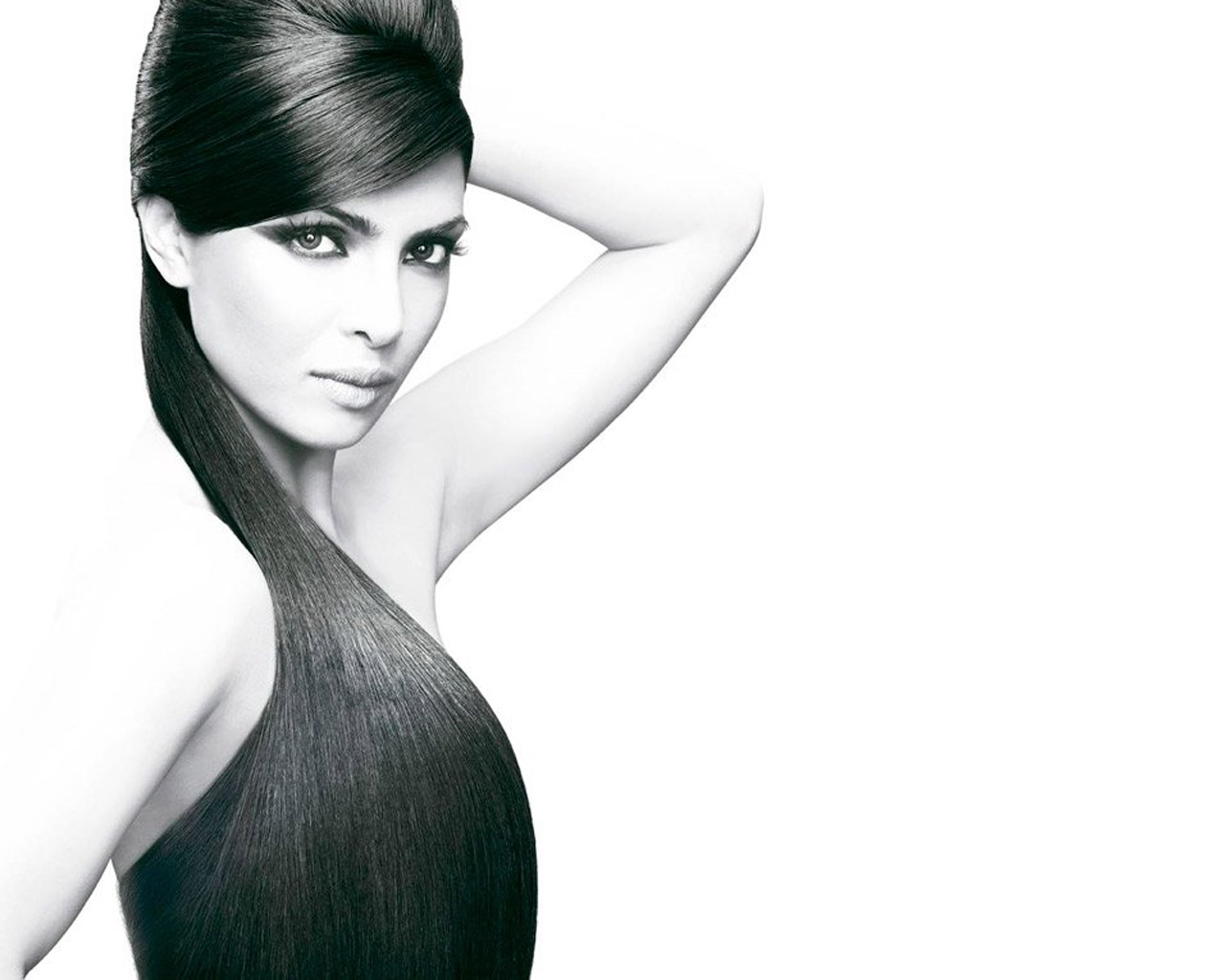 [Priyanka-chopra-actress-hairs5.jpg]