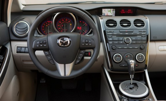 [2010+Mazda+CX-7+i+SV+interior.jpg]