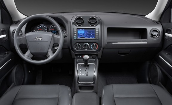 [2009+Jeep+Patriot+interior.jpg]