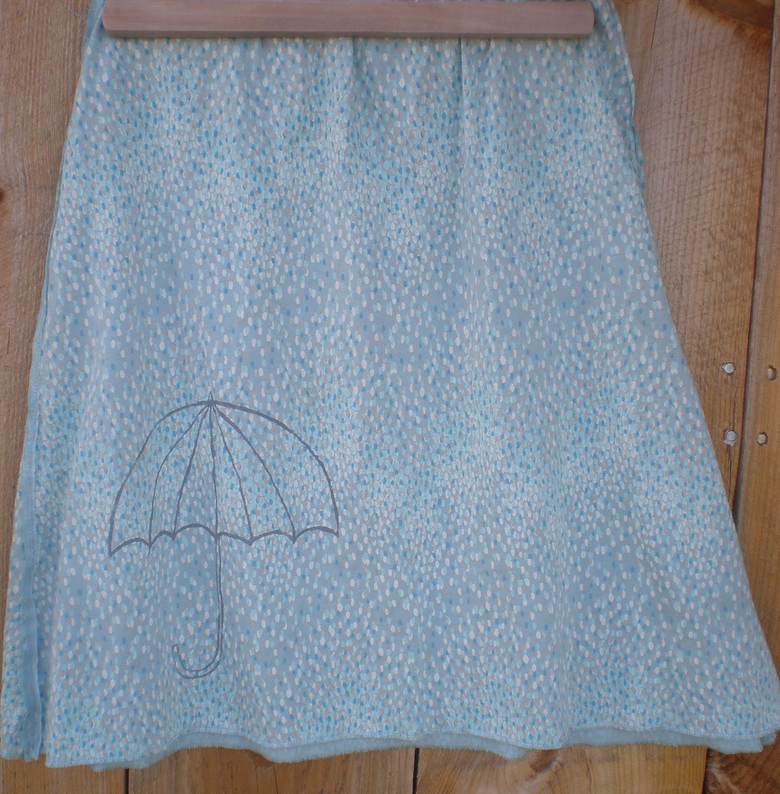 One Golden Apple umbrella skirt