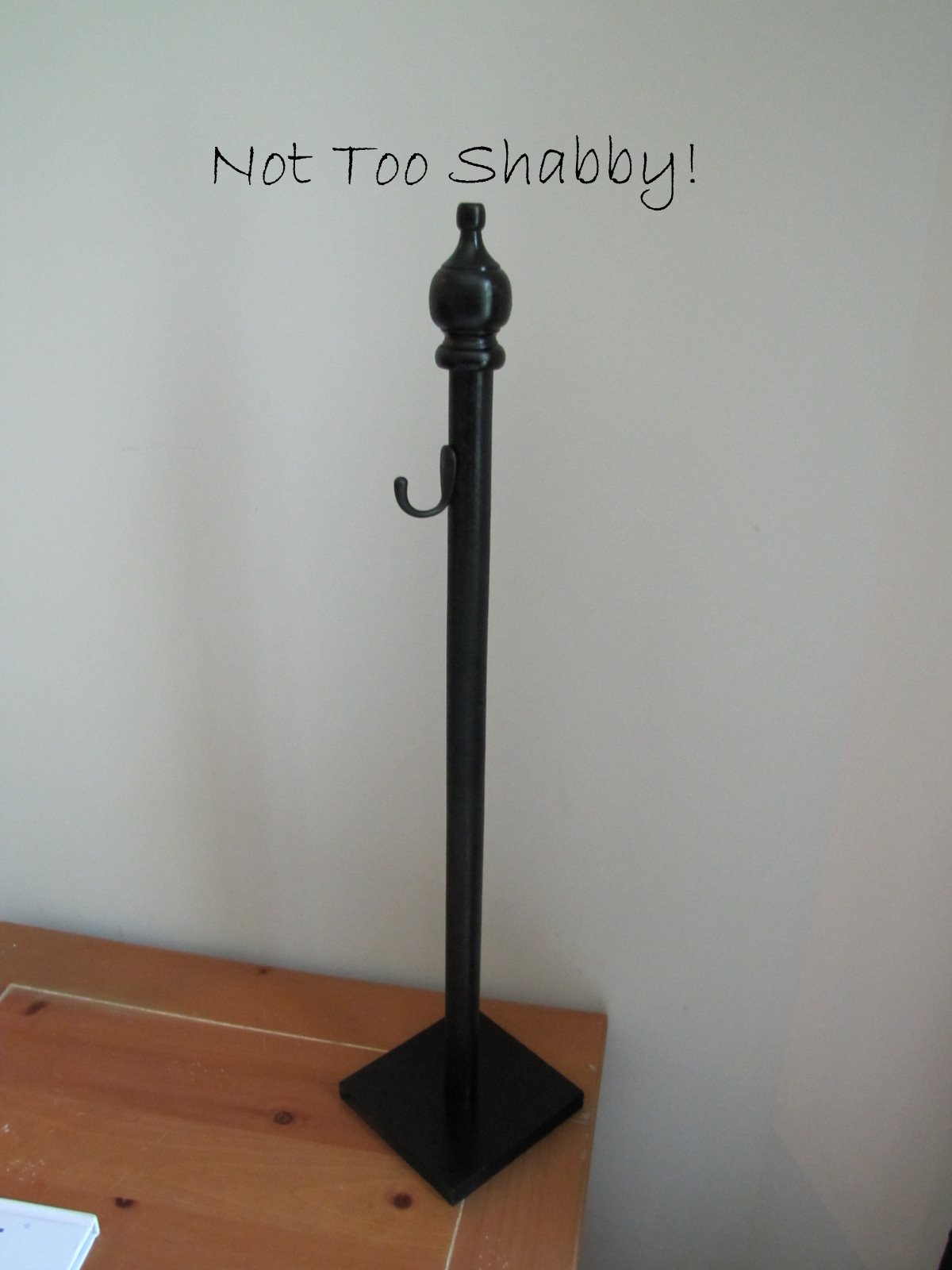 Not Too Shabby Wreath Holder Stands