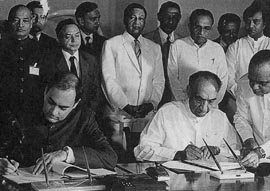 [RajivGandhiSL4.jpg]