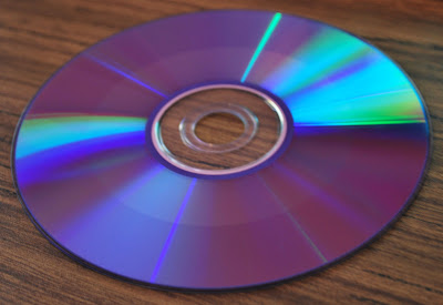 The Geeky Life: How To Tell If A CD or DVD Is Blank