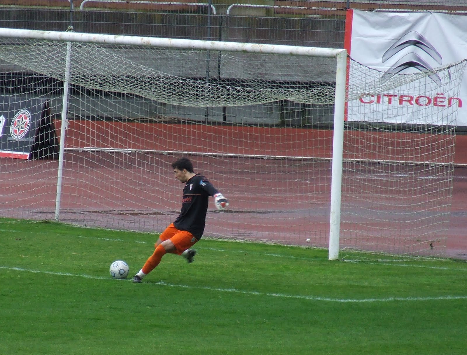 [DSCF0347-crop.JPG]