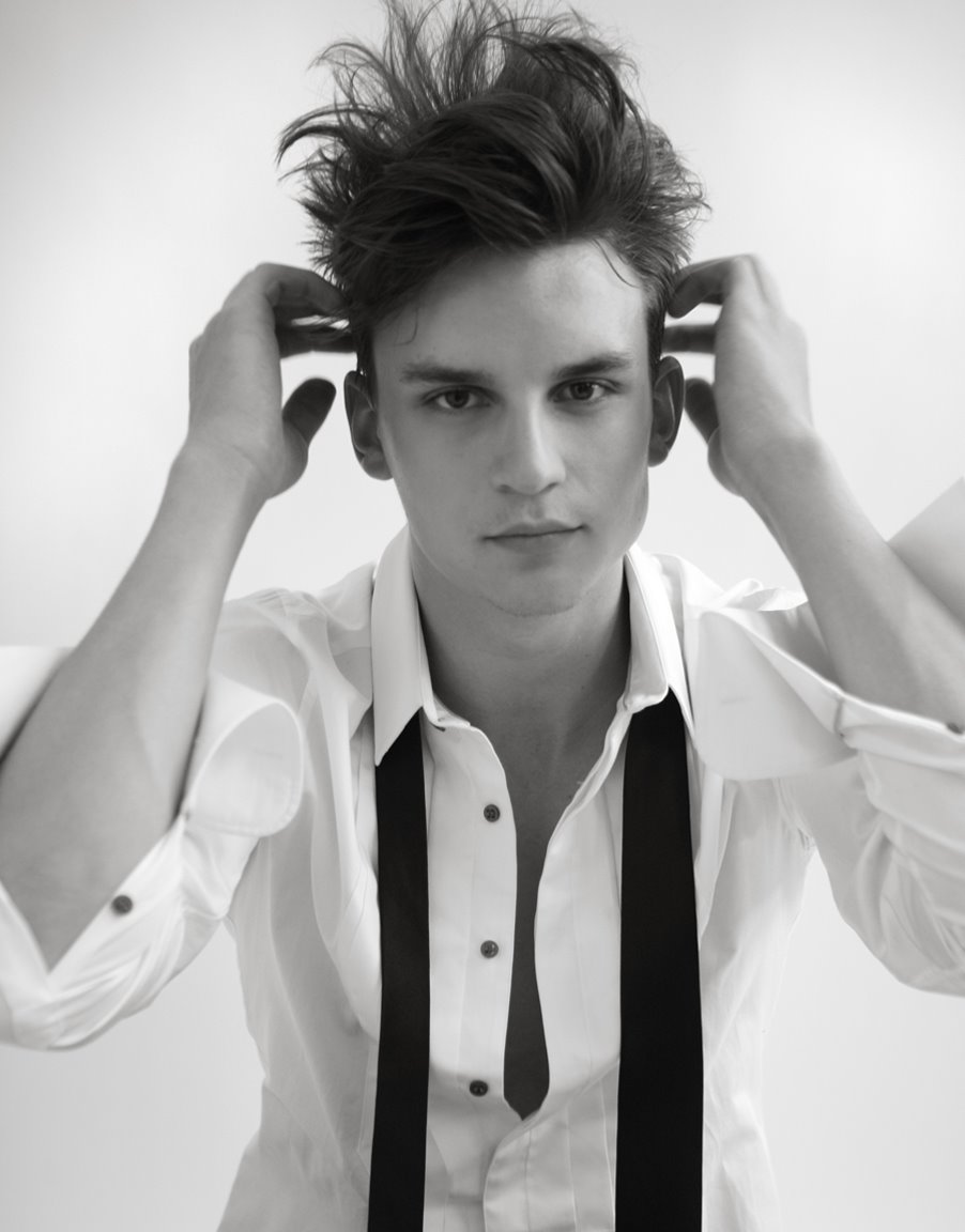 ..::Johnny Depp-alike Male Model : Petey Wright ::..