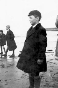 ROALD DAHL: ROALD DAHL’S CHILDHOOD