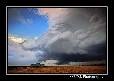 Photogenic supercell from 6/14/09 storm Paducah, TX