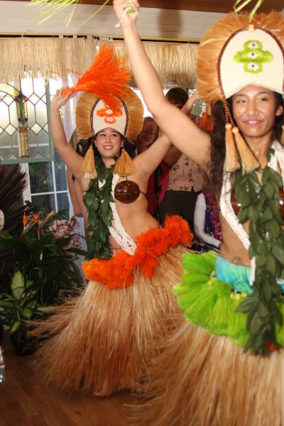 [Hula+girls.jpg]