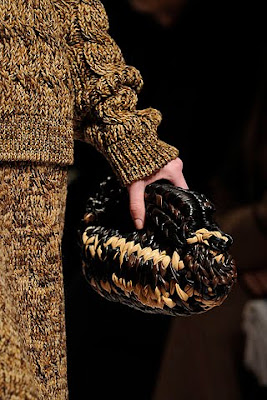 Will's Wools: Gebreide tassen van Prada. Knitted bags by Prada.