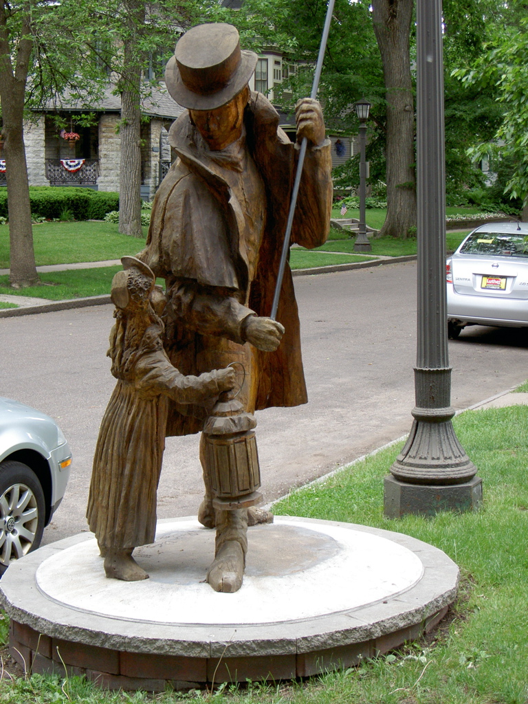 [WoodMusician.JPG]