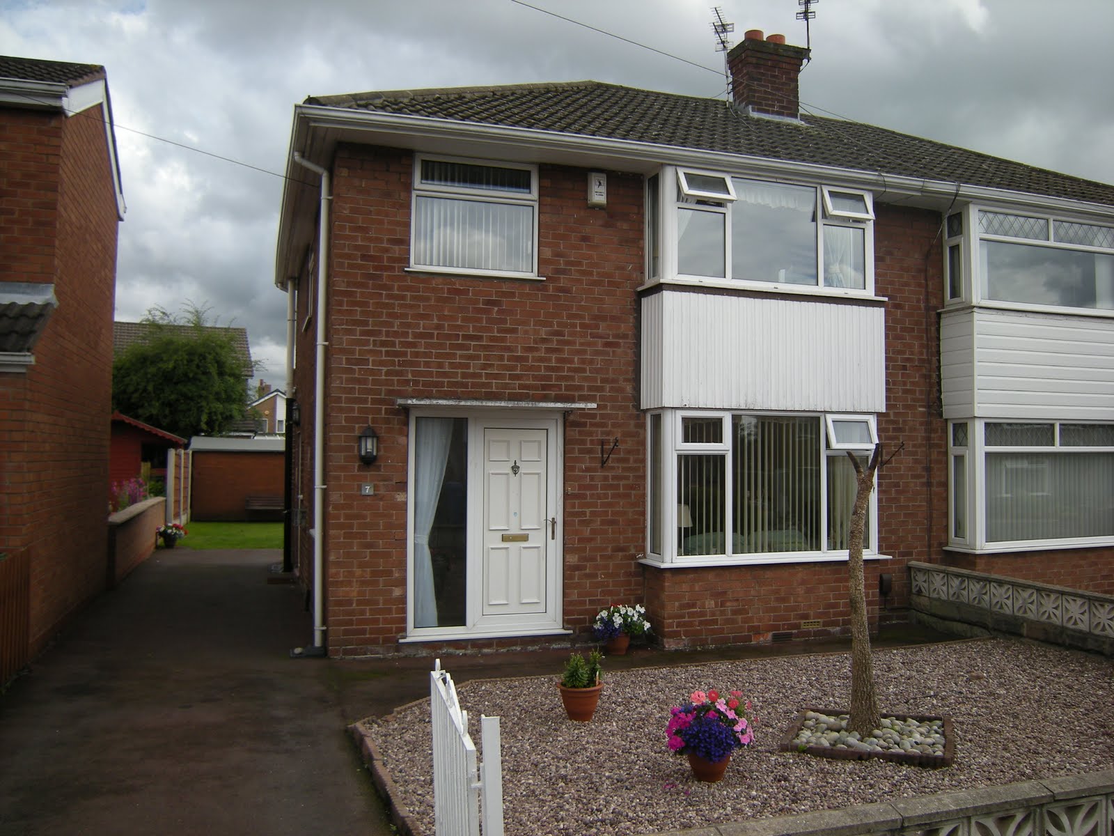 Thomas Lardner Sales and Lettings August 2010