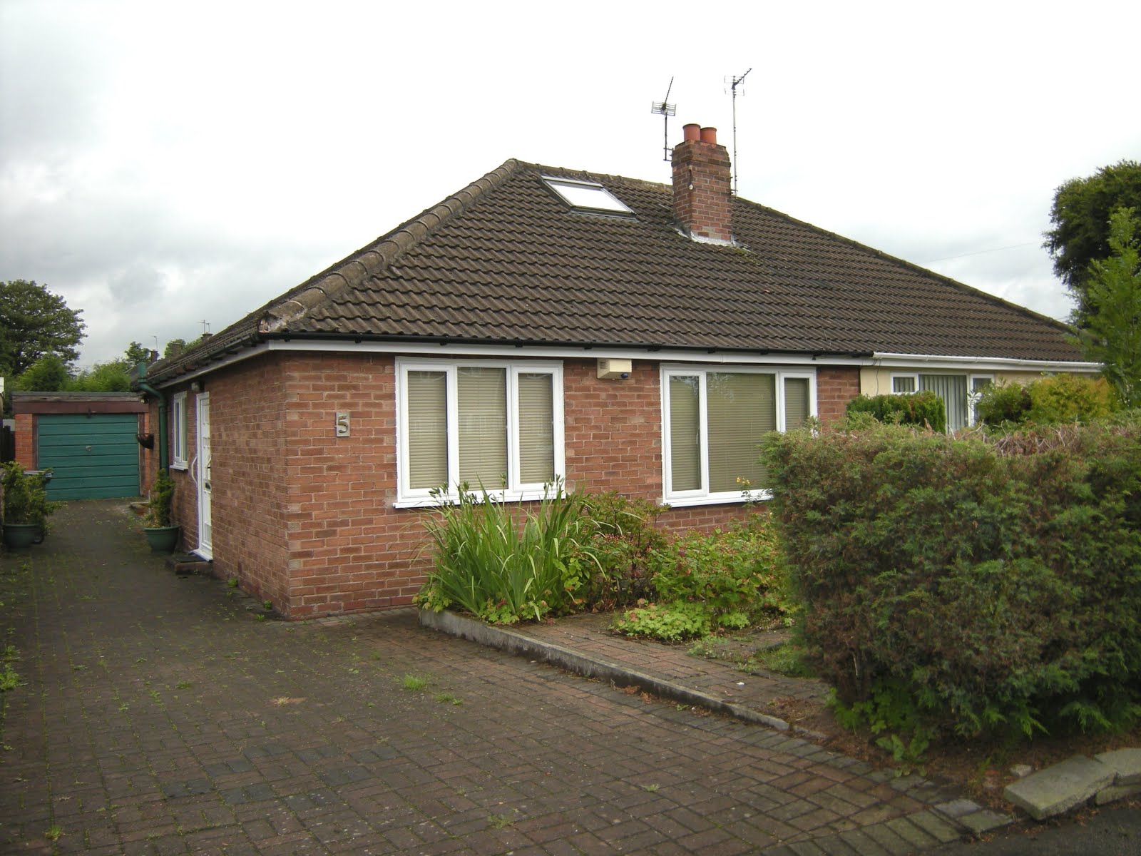 Thomas Lardner Sales and Lettings August 2010