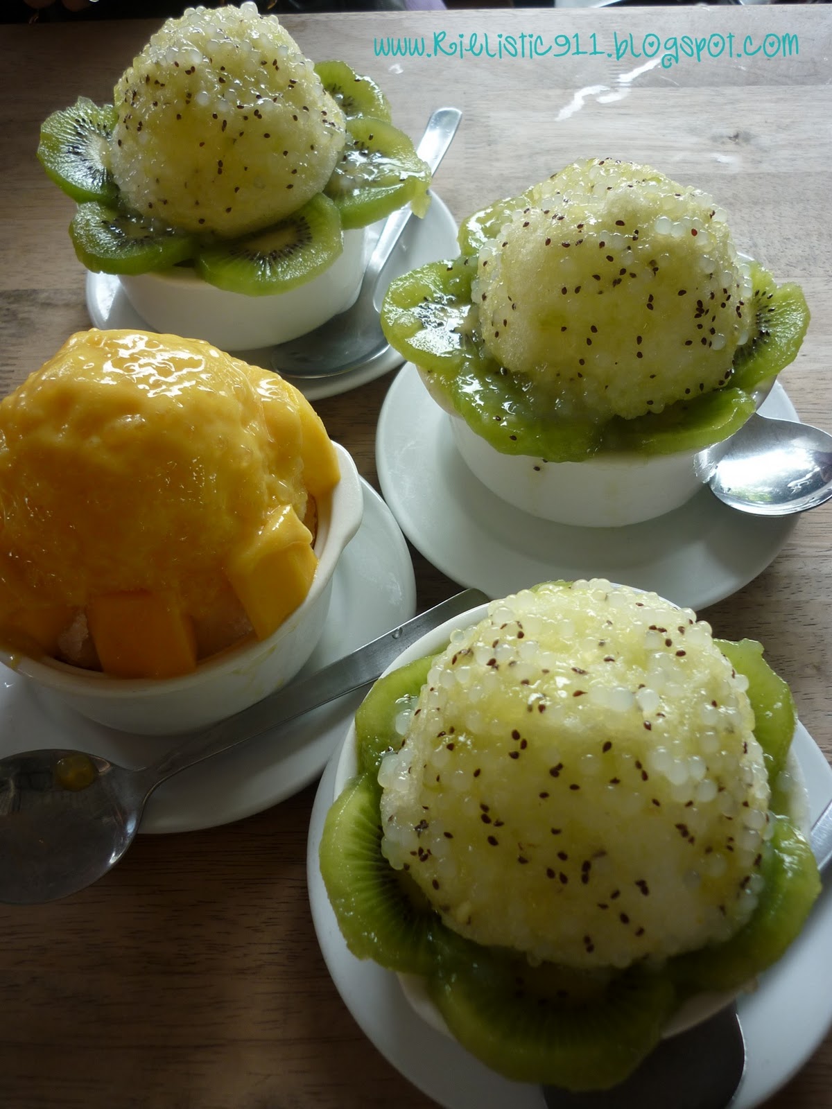 Living in Rielistic World: Christmas Gathering &amp; Family Shopping