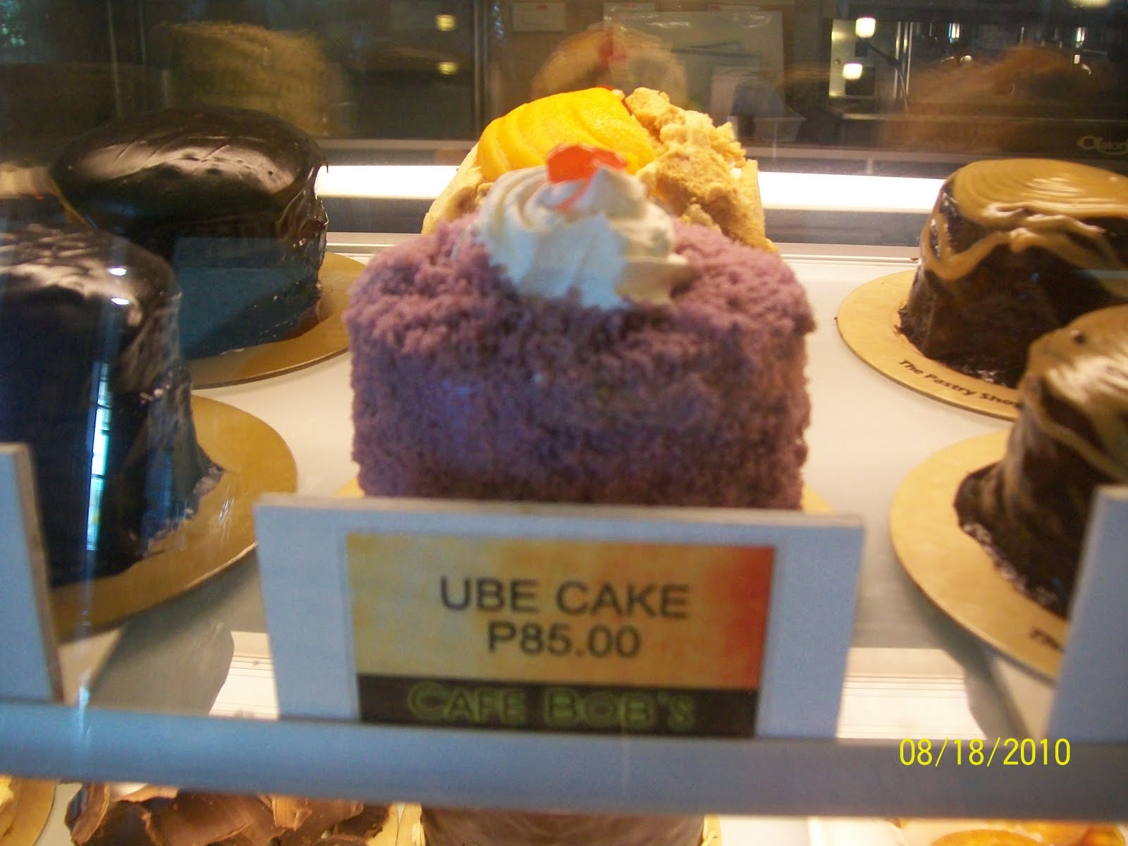 belle7063 cakes and pastries at cafe bob's