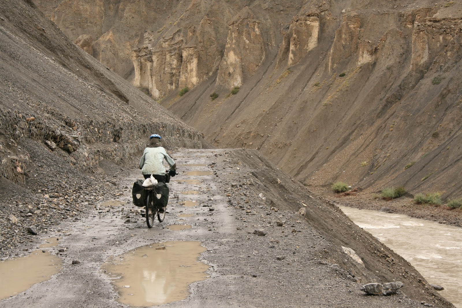 phil wendy himalayan cycle tour kaza around phil wendy himalayan cycle tour kaza around
