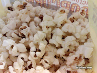 Popcorn (Photograph)