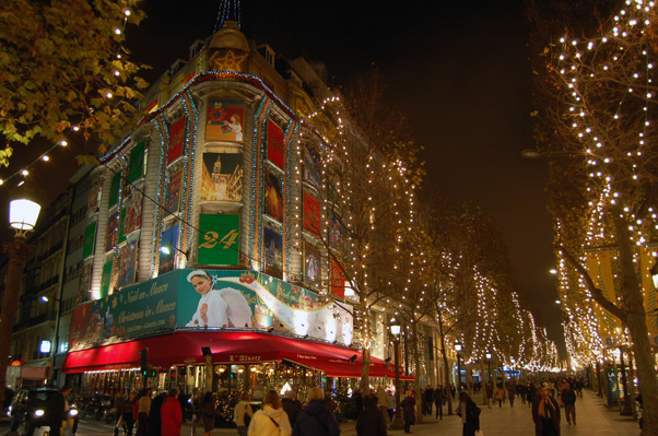 Wanderlust.: Fantasy Vacation: Paris, France during Christmas