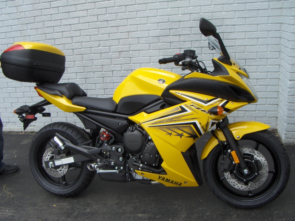 Yamaha r6 Р¶РµР»С‚С‹Р№