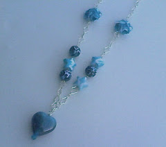 Colar azul com coração - 6,50€ - vendido