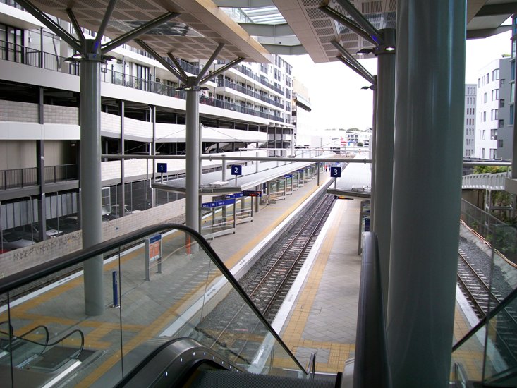 [Newmarket+Station+05.JPG]