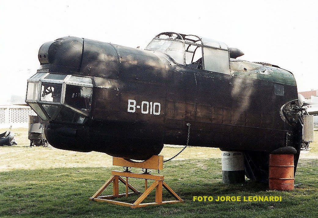AVRO%2BLINCOLN.5.jpg