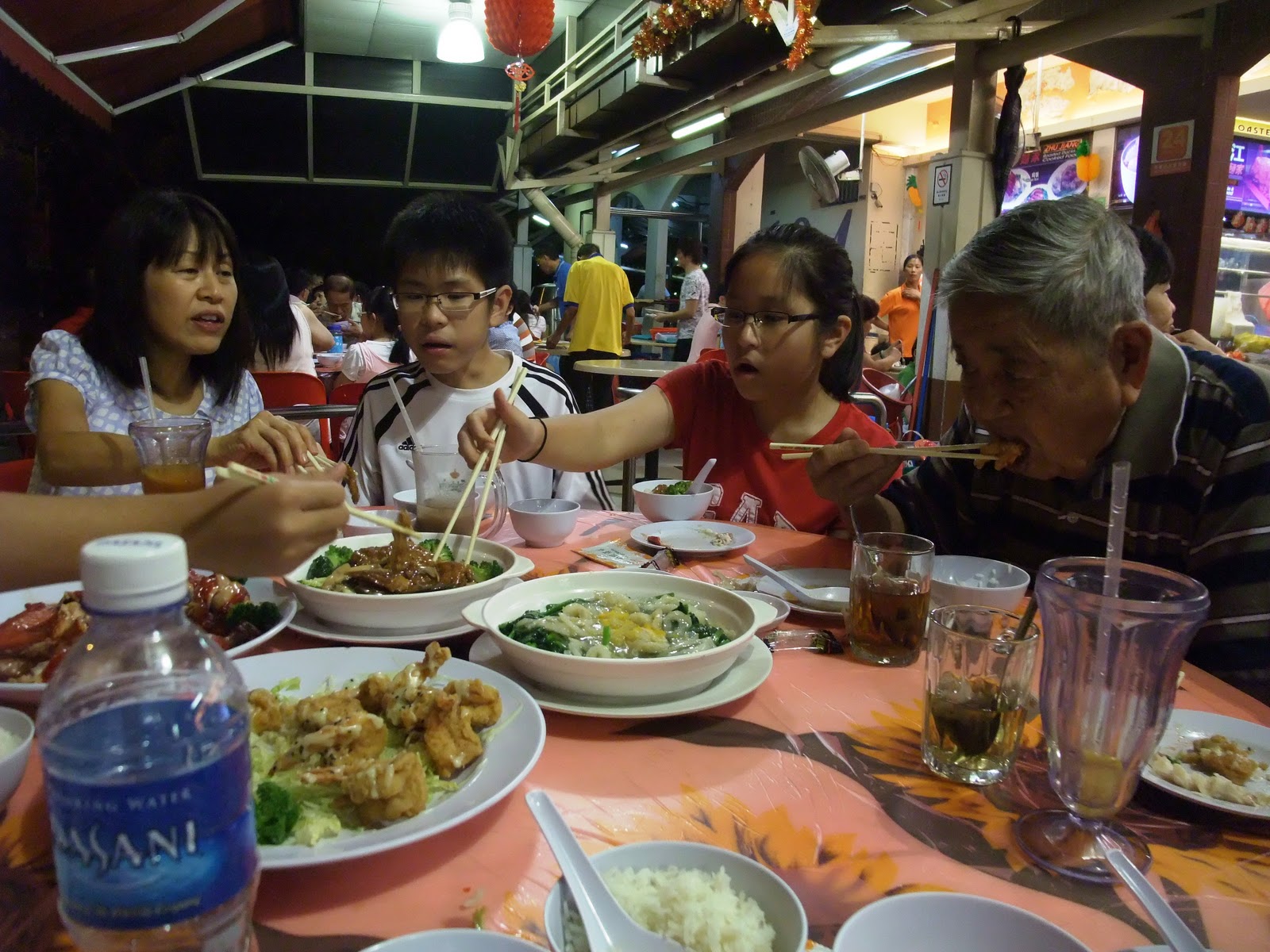 haPpY HaPpY: Kimly Seafood @ Hougang Park Food Station
