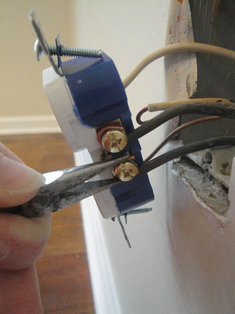 Changing Out an Old (UGLY) Outlet