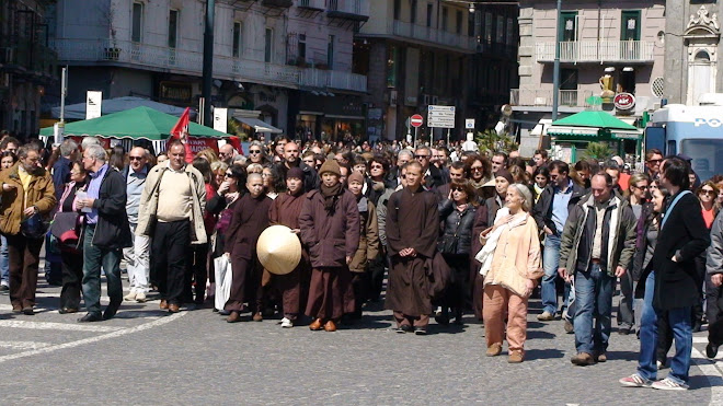 Meditazione Camminata al Centro di Napoli 29 marzo 2008