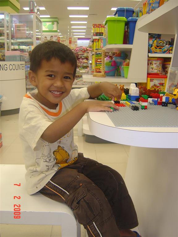 [jj+au2+7feb09+004+(Large).jpg]