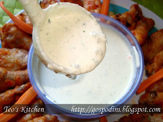 Blue cheese dip (sos de branza albastra)