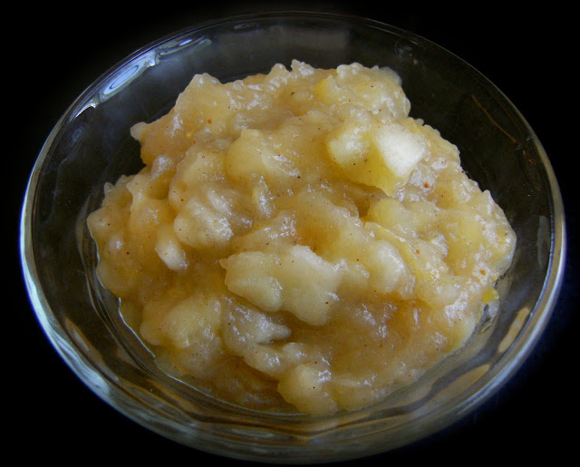 My Retro Kitchen Homemade Applesauce