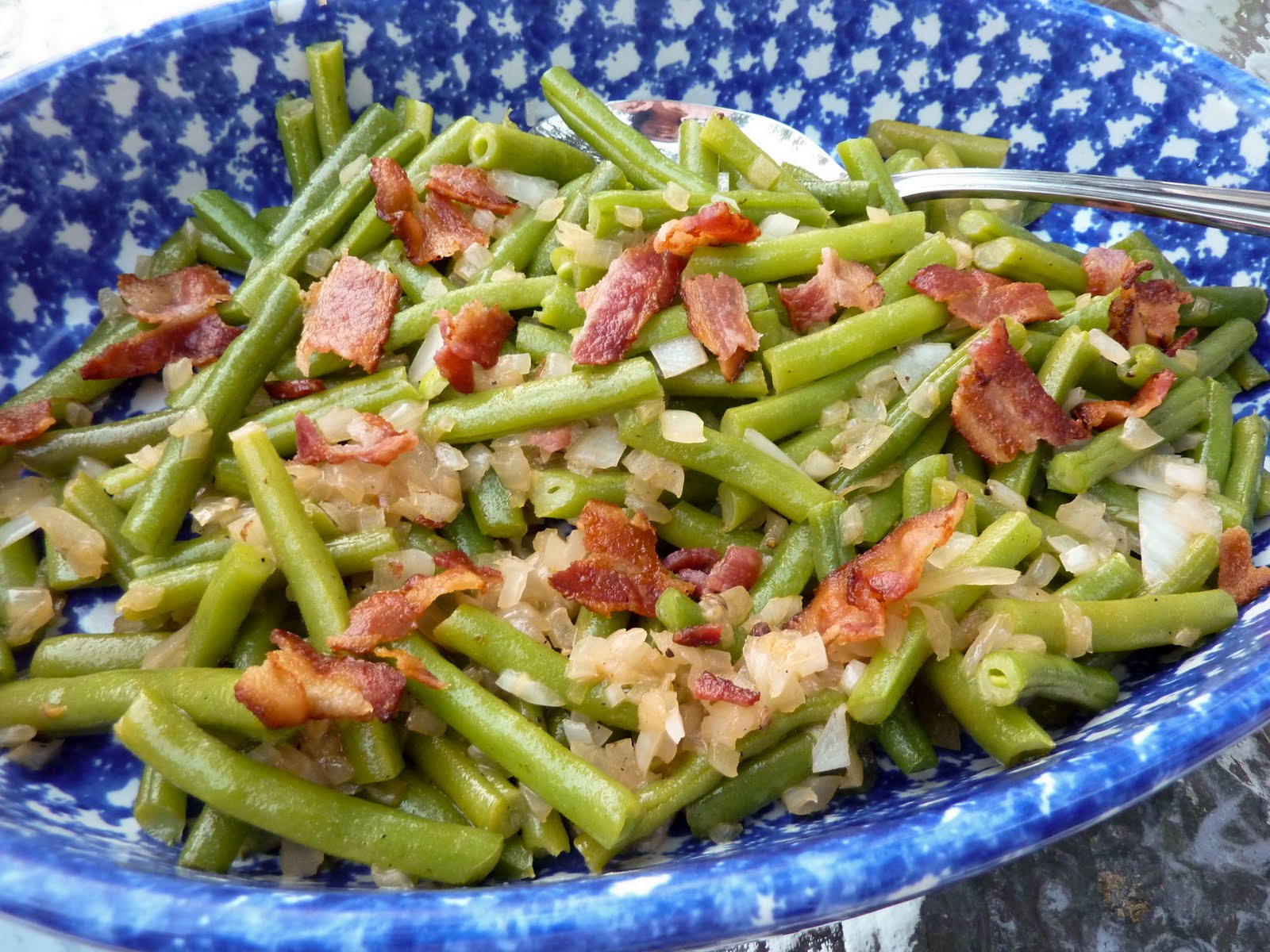 FEAST EVERYDAY Green Beans with Sweet Onion and Bacon