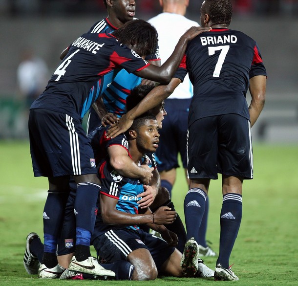 Fútbol Mundial Kits Uruguay Olympique Lyonnais 2010/2011