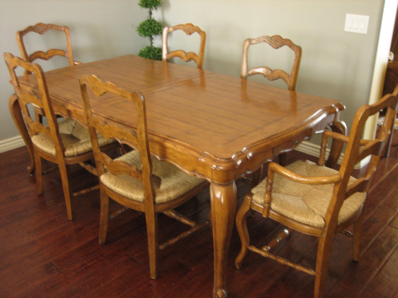 refinish wood kitchen table top Dark Wood Rustic Dining Room Tables | 1600 x 1200