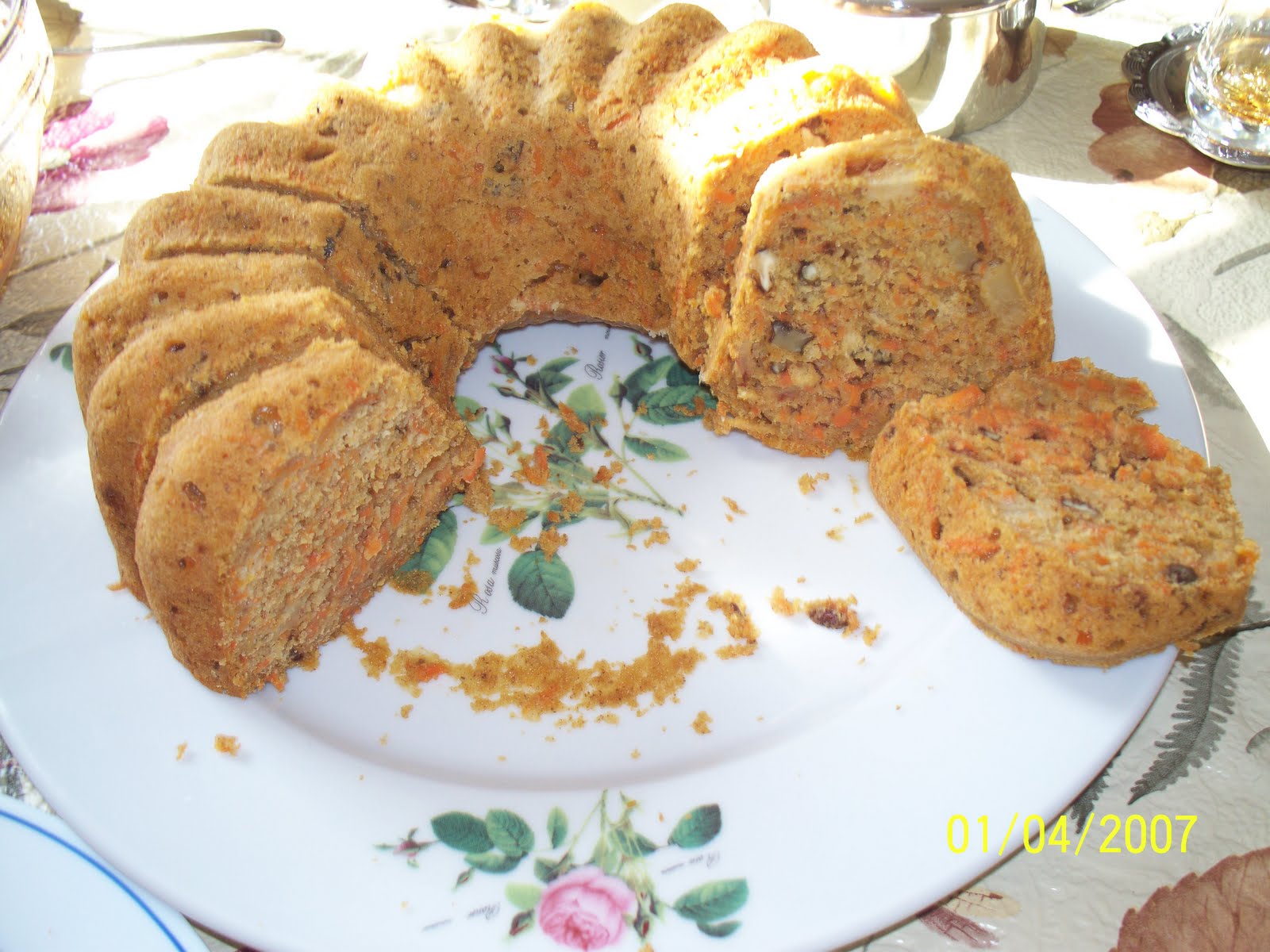 çatlak kafe ıssız adam keki ( havuçlu kek )