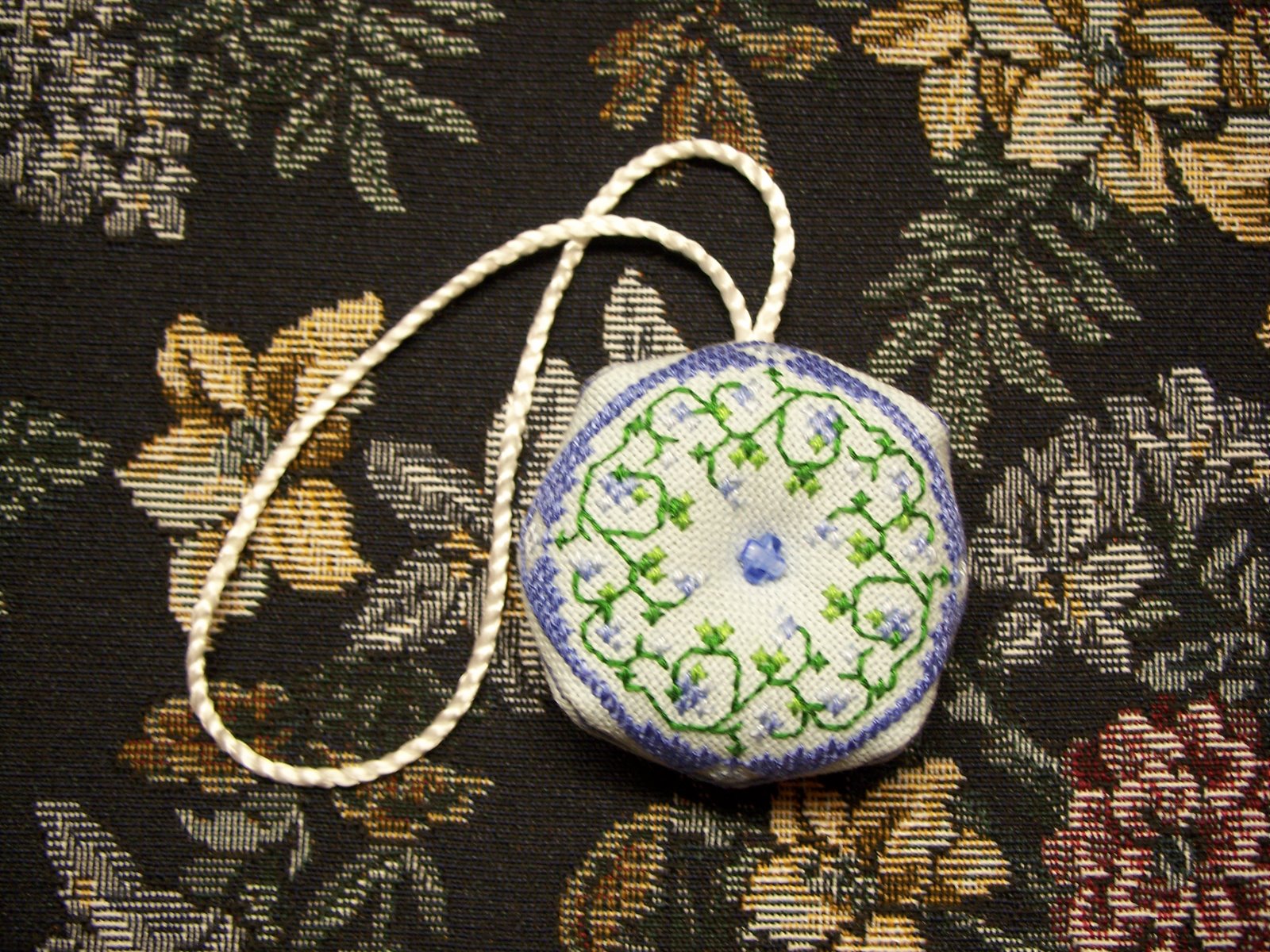 [EMS+Biscornu+Exchange+2008+1.jpg]