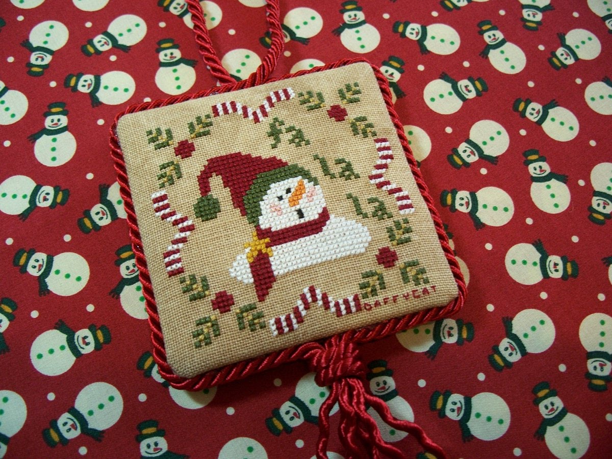 [Ornament+Sawp+for+Lisa+V.JPG]