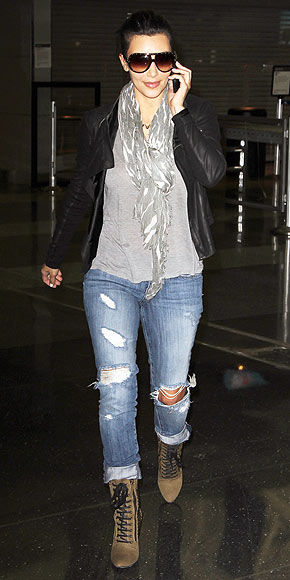 Fashionista 06340: Kim Kardashian-Airport Style